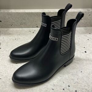 Nautical booties: perfect for wet conditions to keep you looking stylish and dry